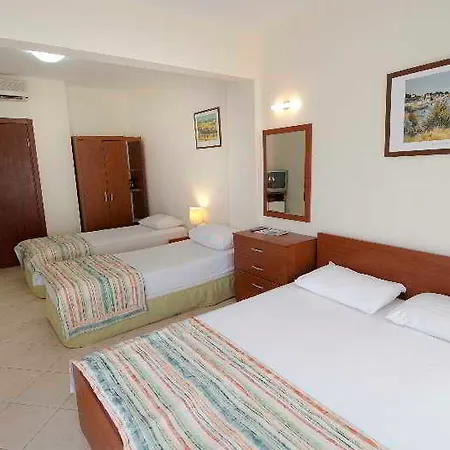 Hotel Club Mira Luna 4*