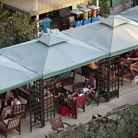 Club Mira Luna מלון