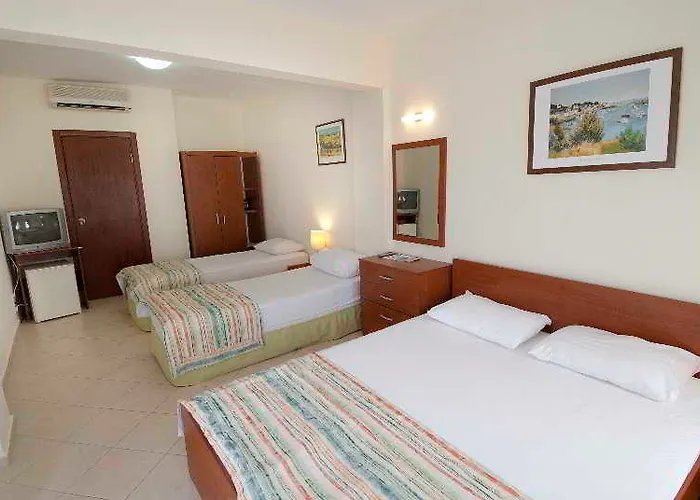 فندق Club Mira Luna 4*